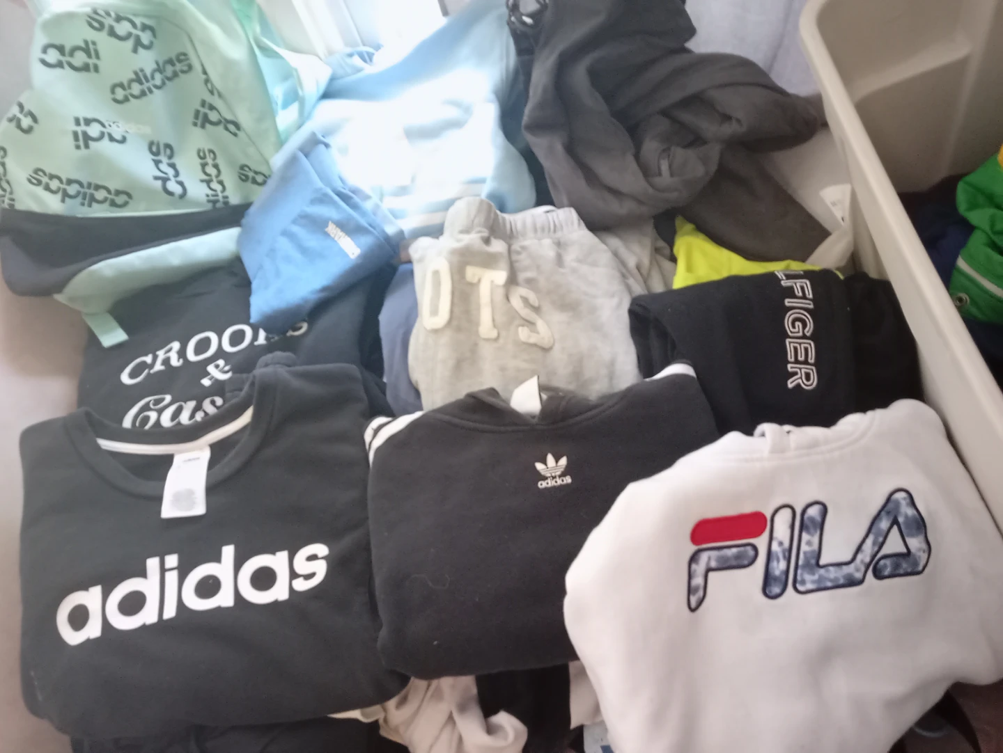 Bundle of women's Apparel - Various Brands. Sizes small /medium - photo 3