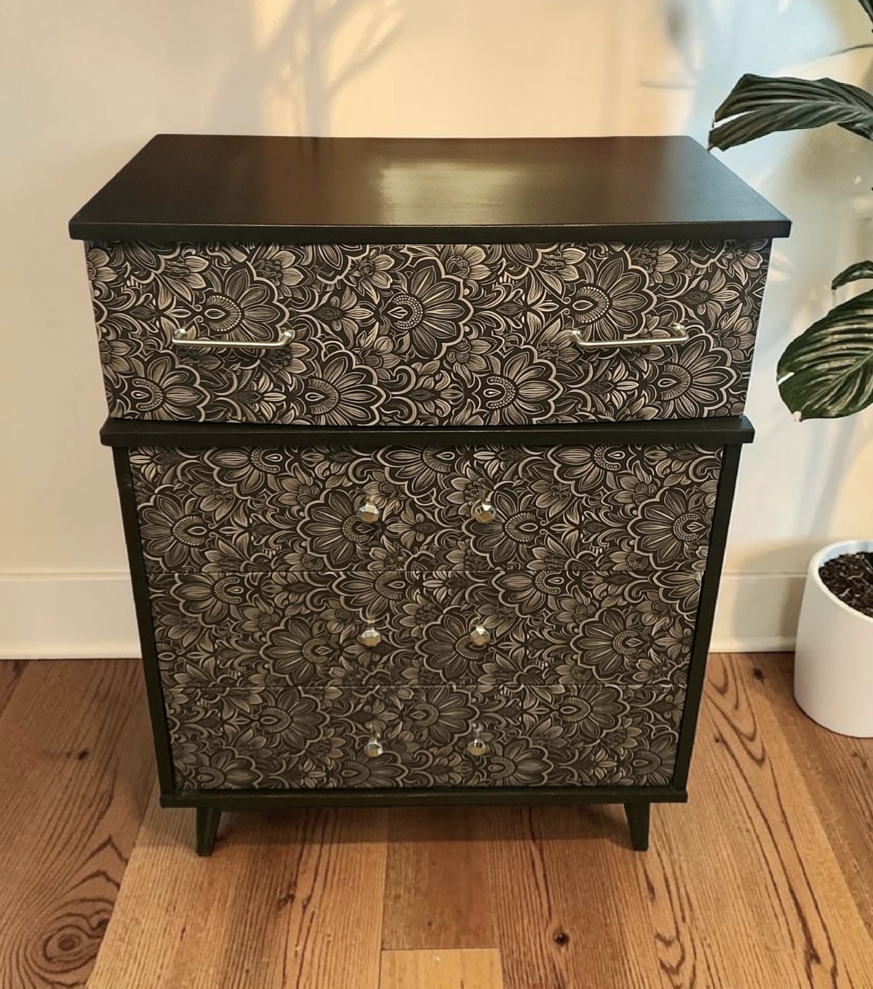 LIKE BRAND NEW - Mid Century Black 4 Drawer Dresser - photo 3