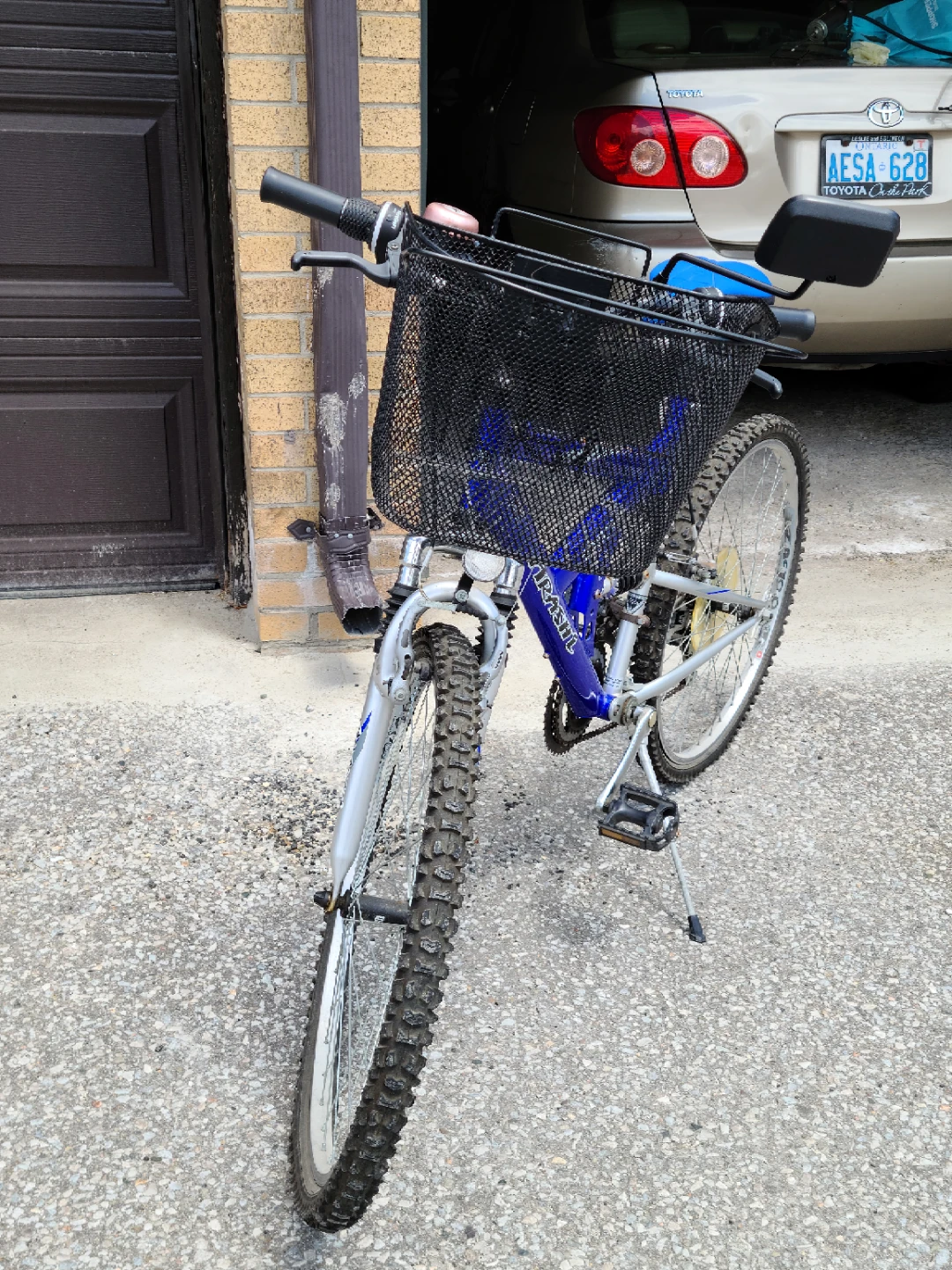 Arashi Mountain Bike with 21-Speed Shimano w/lock - photo 4