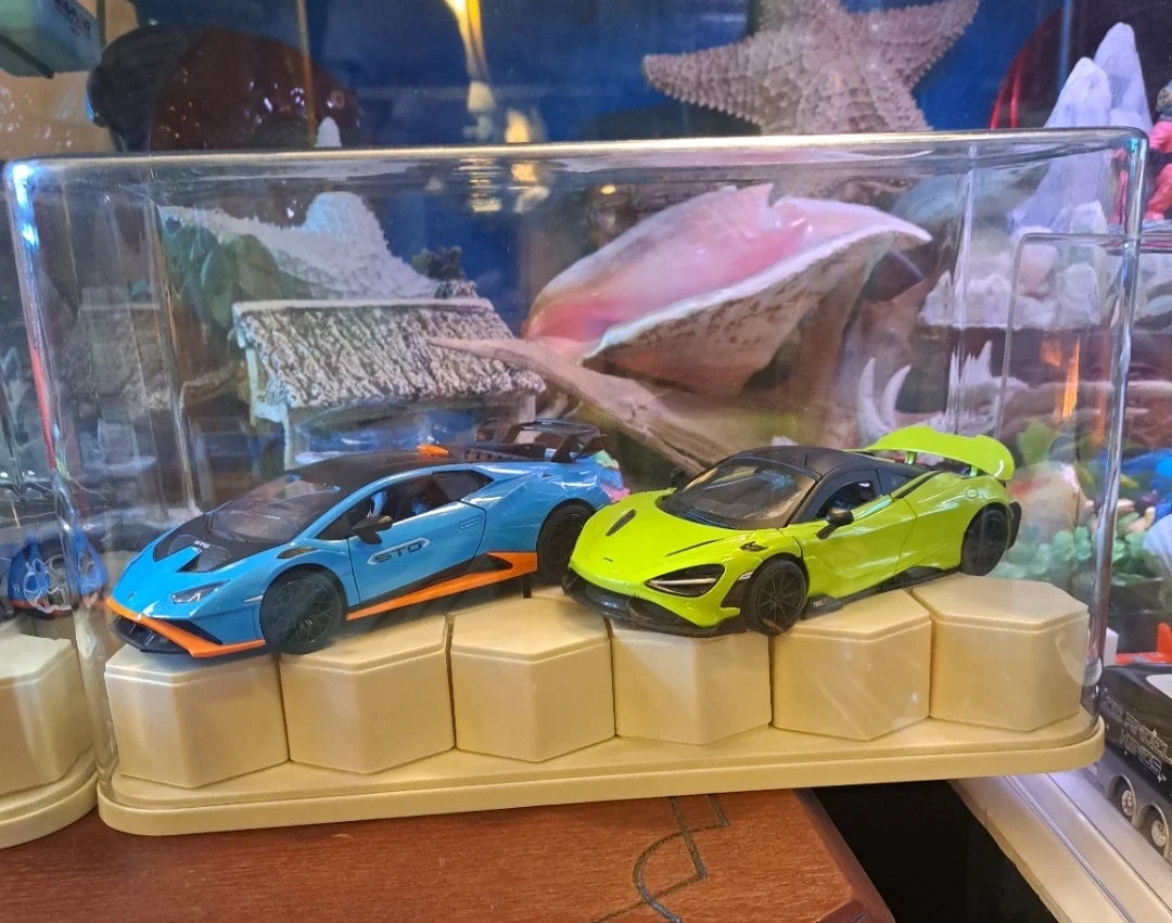 Clear Display Case with Hexagonal Risers - photo 2