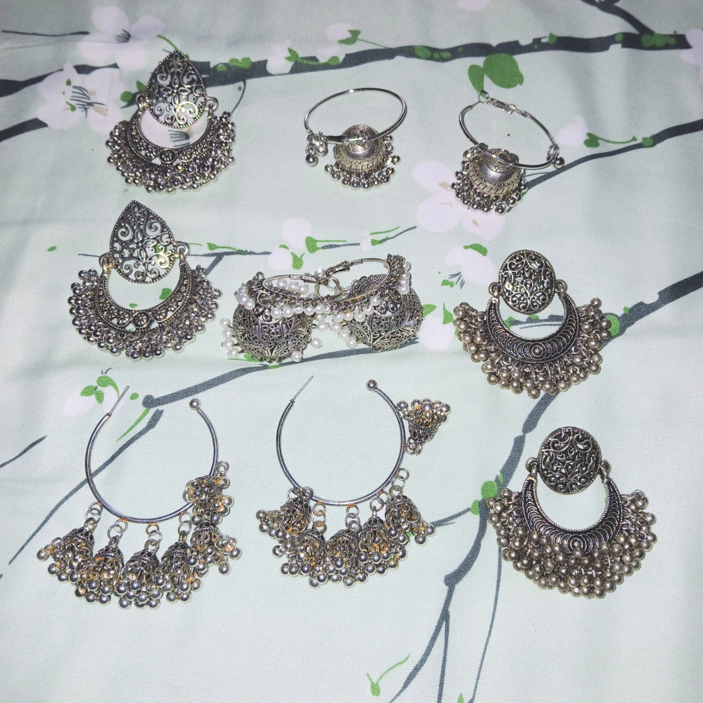 5 Silver Sets of Indian Jhumka ⚽