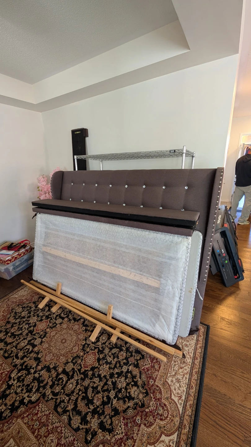 King size Bedframe
