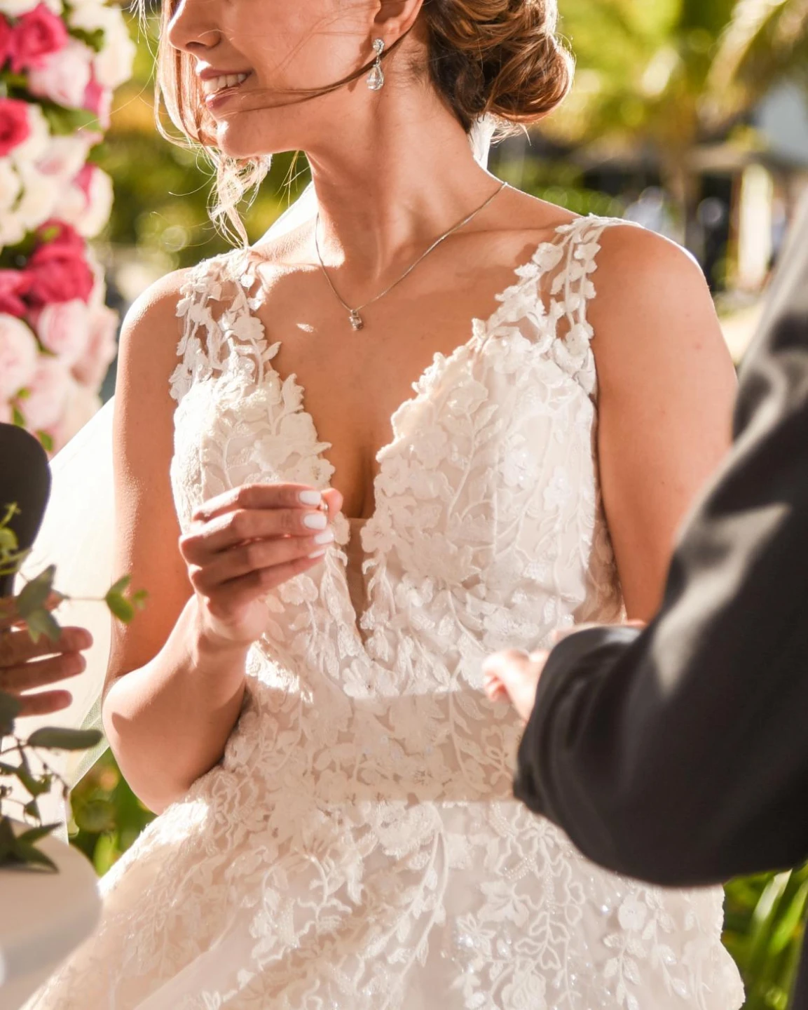 White Lace Wedding Dress - photo 2