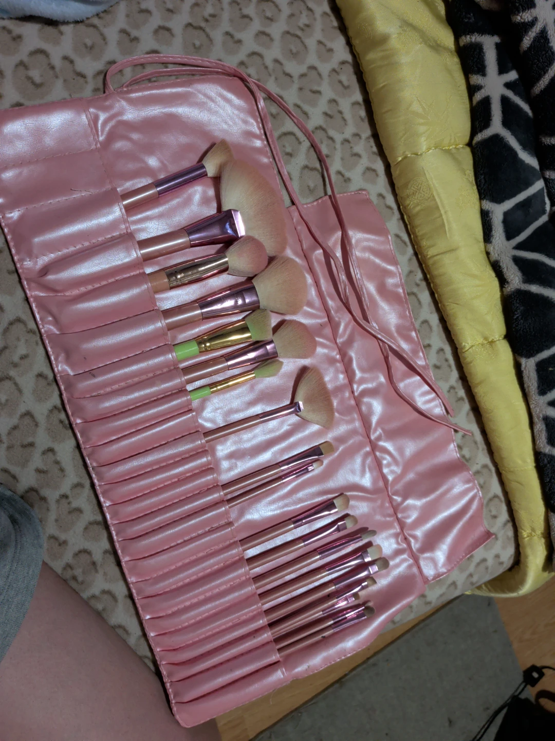 15-Piece makeup brush set cute and pink! - photo 2