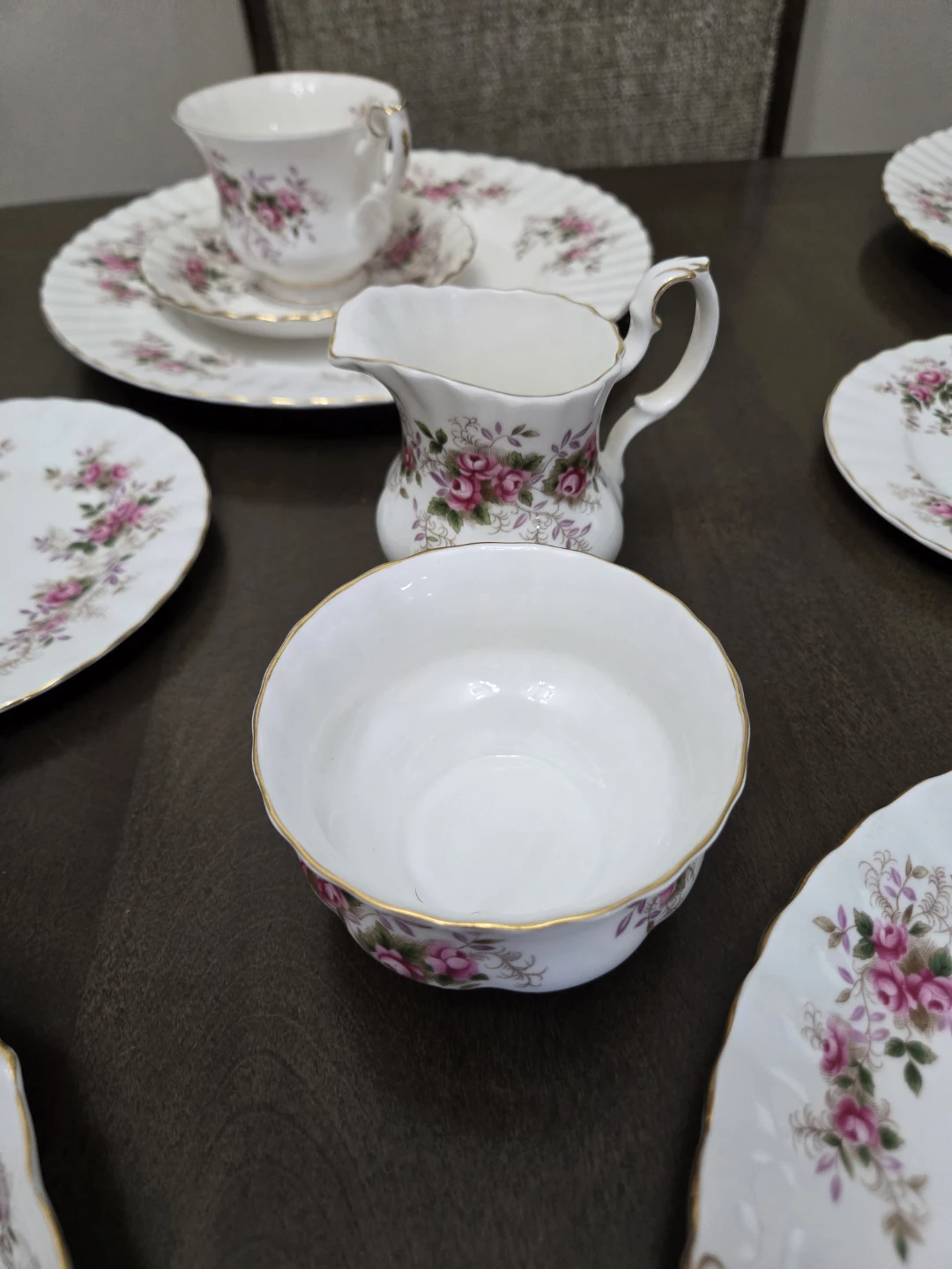 Royal Albert "Lavender Rose" Bone China Set (36 Pieces) - photo 5
