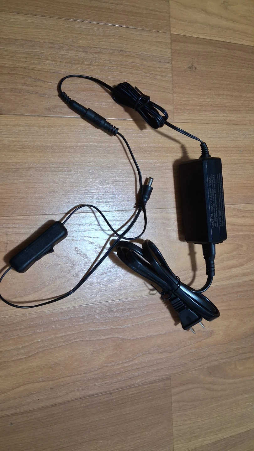 NEW 12V 2A AC to DC power adapator, 5.5mm x 2.1mm.DC connector - photo 5