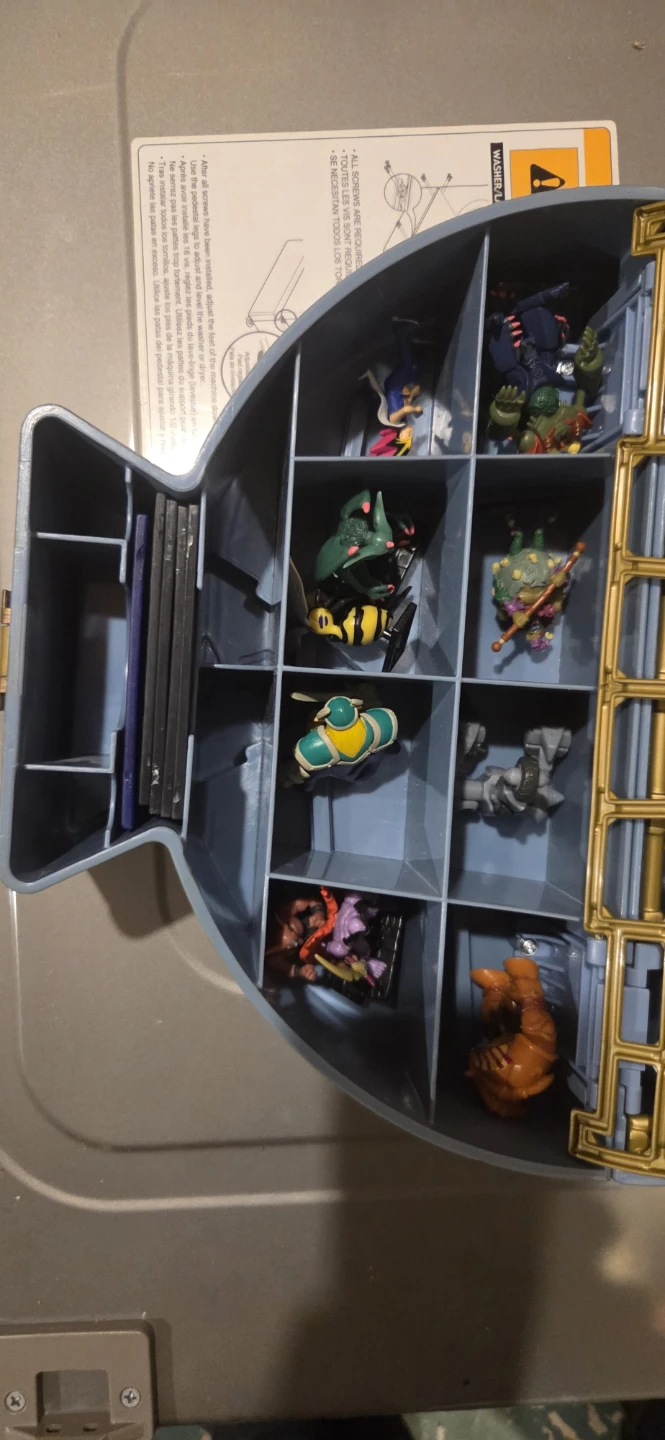 Yu-Gi-Oh! Action Figures and Collector's Case - photo 2