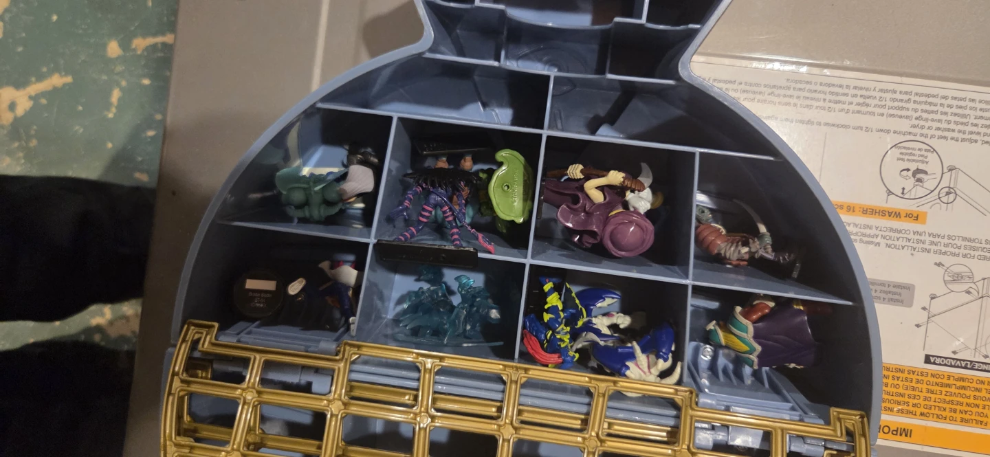 Yu-Gi-Oh! Action Figures and Collector's Case - photo 5