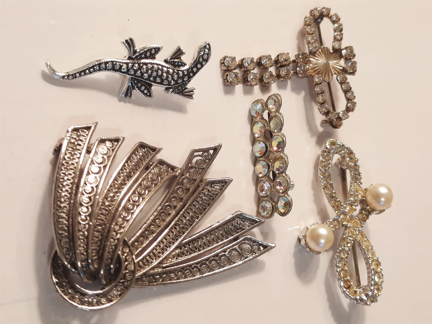 Vintage Brooch Lot