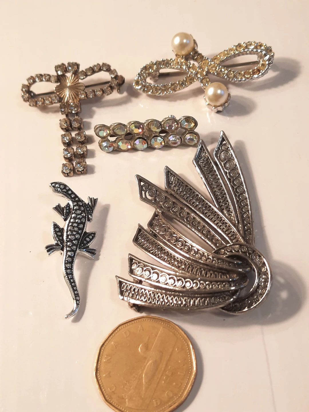 Vintage Brooch Lot - photo 2