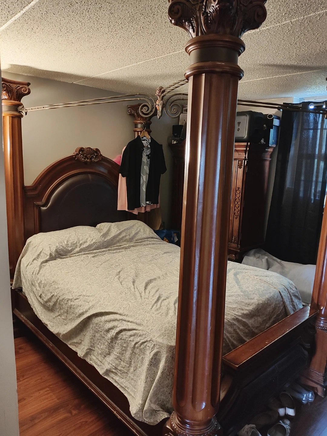Ornate Wooden Canopy Bed Frame - photo 5