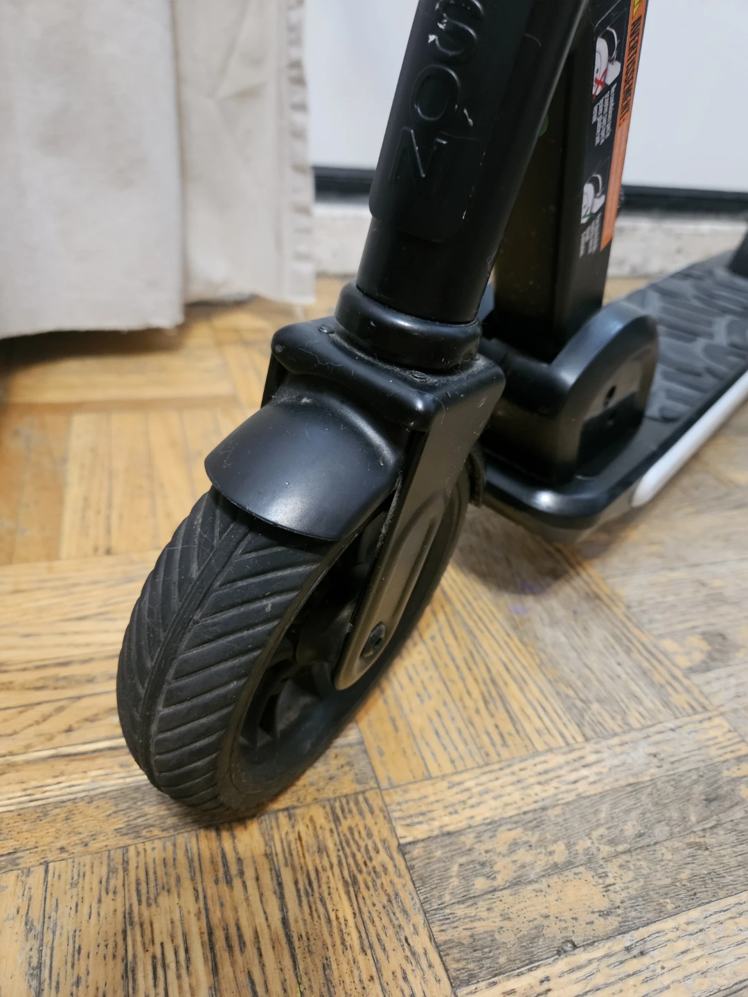 Razor E100 Electric Scooter - photo 3