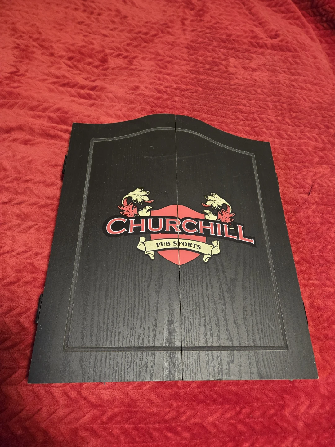 Churchill Pub Sports Dartboard Set
