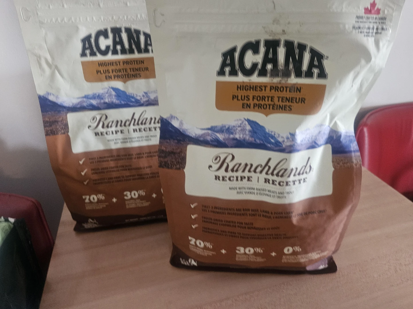 Big dog bed with 2 bags dog food 2kg take all - photo 2