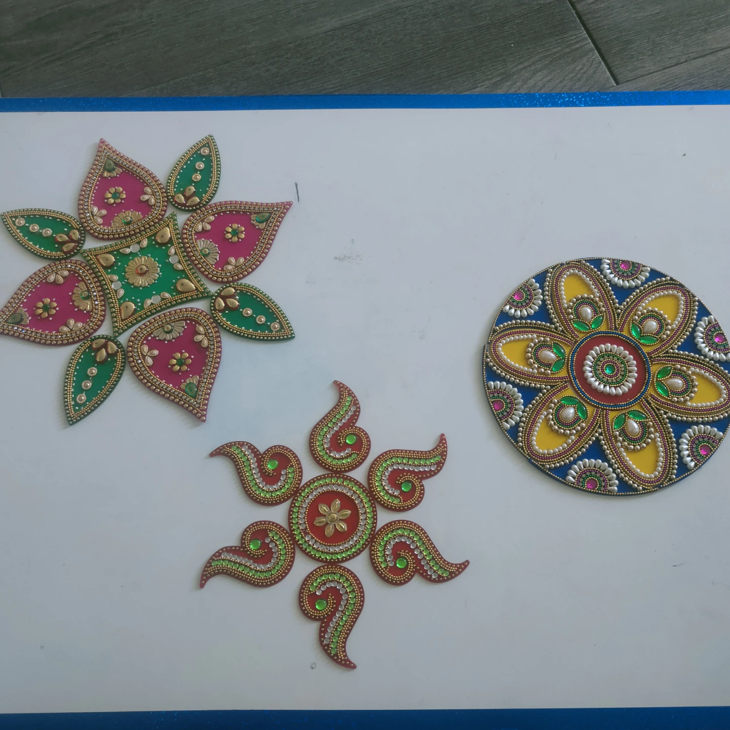 Decorative Rangoli Kolam Art Pieces (Set of 3) & 4 candles - photo 4