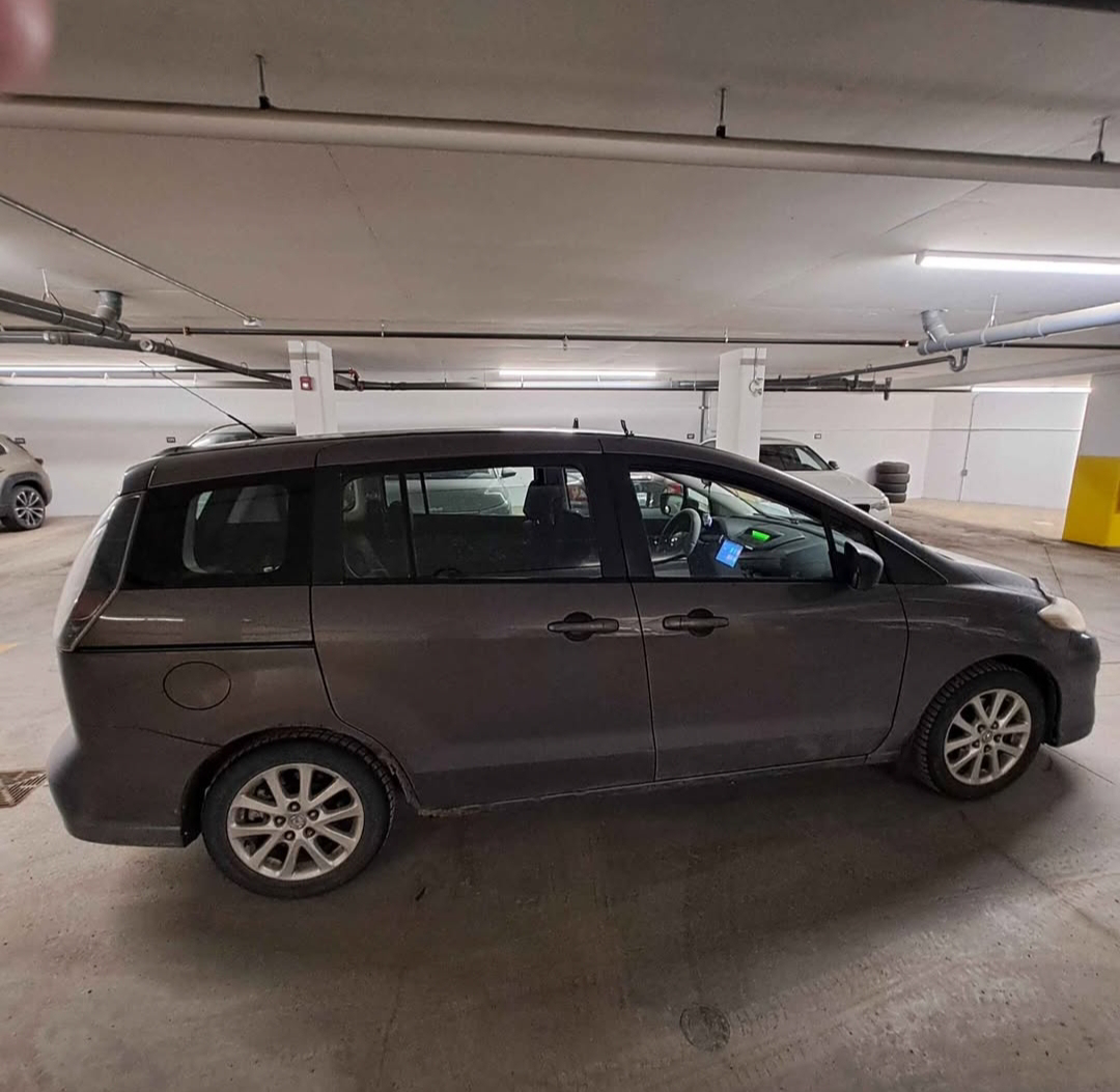 Mazda 5 Minivan - photo 3
