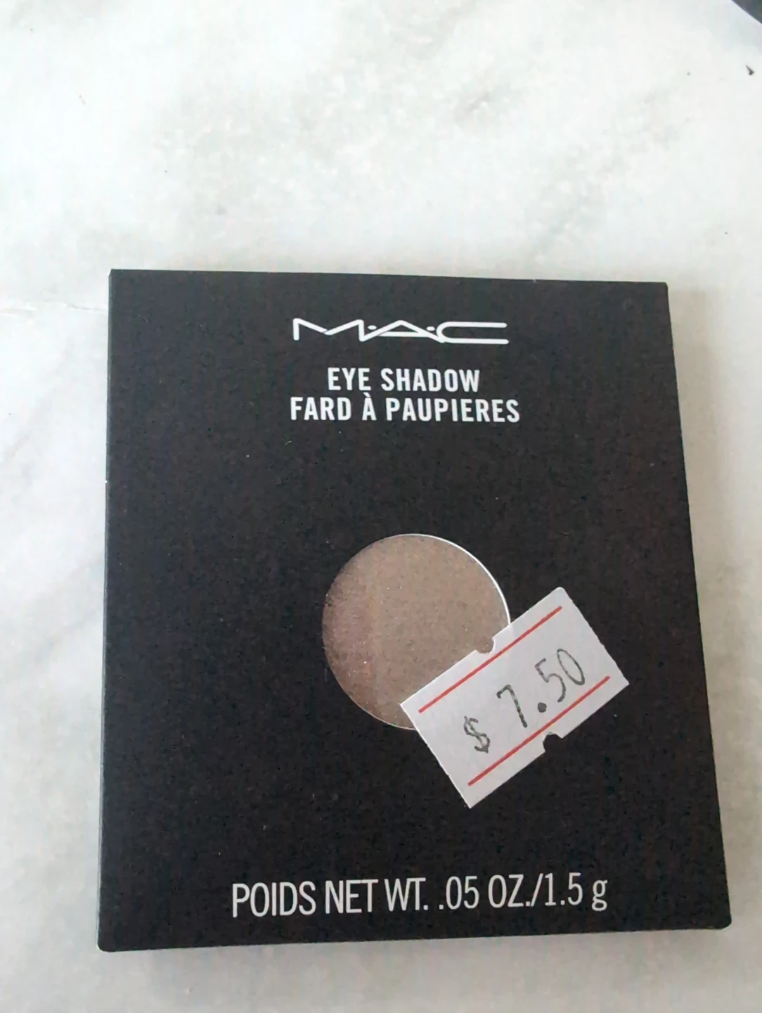 MAC Eye Shadow colour a62