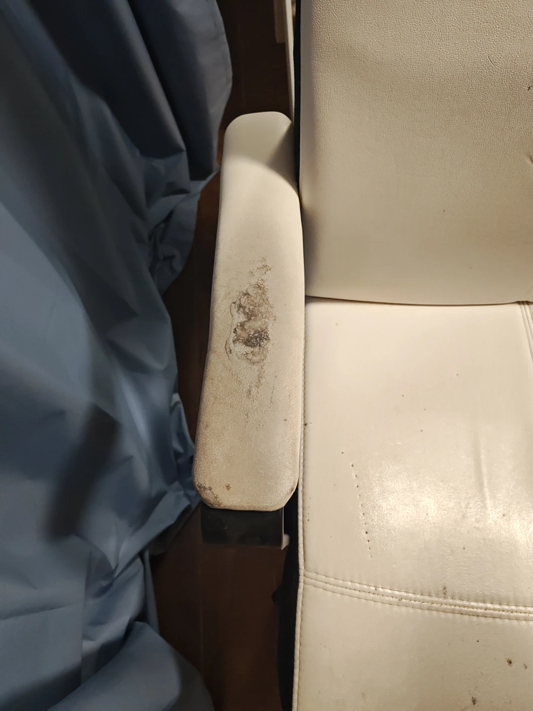 White Office Chair - Some Wear - photo 5
