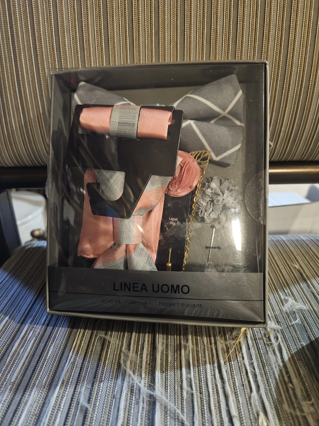 Linea Uomo Bow Tie, Lapel Pin & Pocket Square Set - photo 2