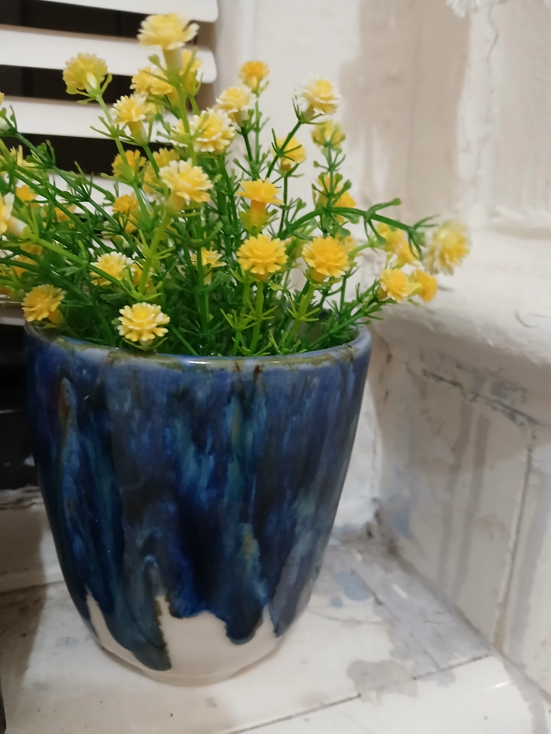 Blue Ceramic Pot with Yellow Flowers⚽