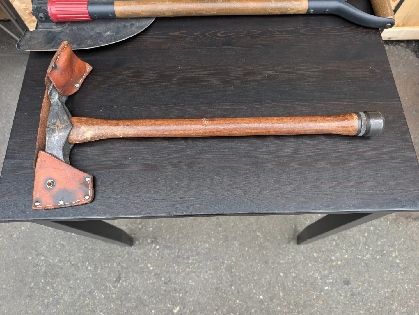 Vintage Axe with Leather Sheath and Spade - photo 4