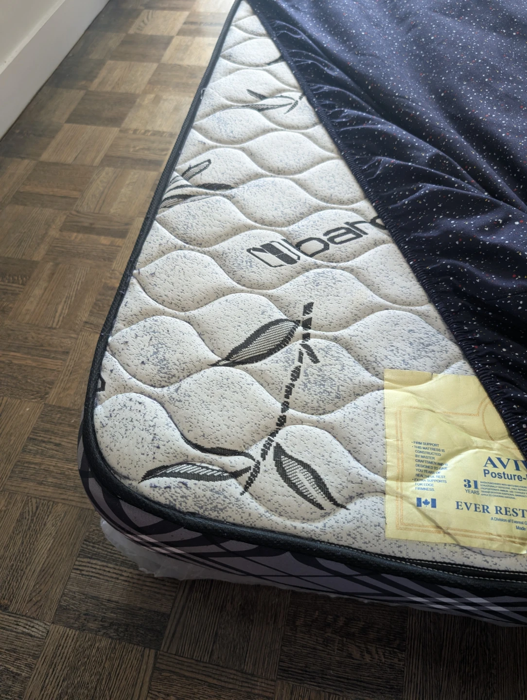 Bedsure Twin Mattress with Pillow and Sheets - photo 4