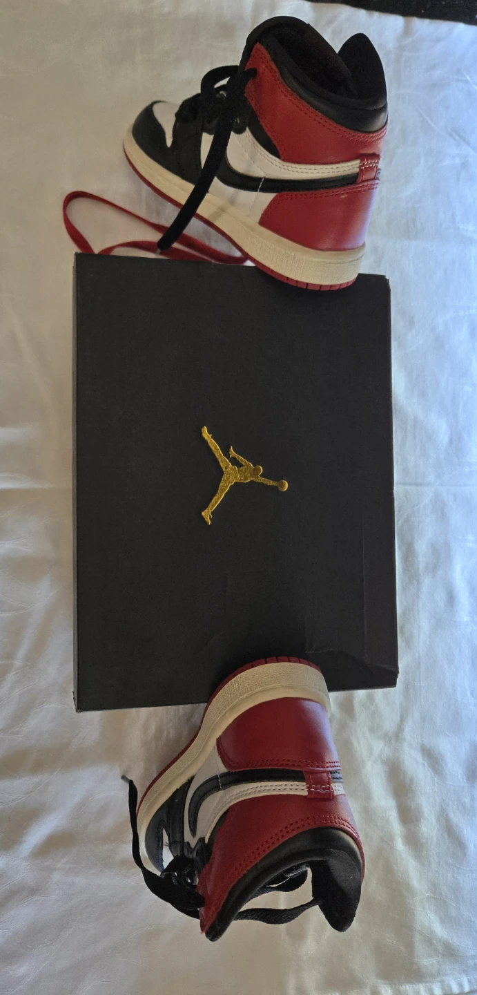 Jordan 1 Retro sneakers for kids - photo 2