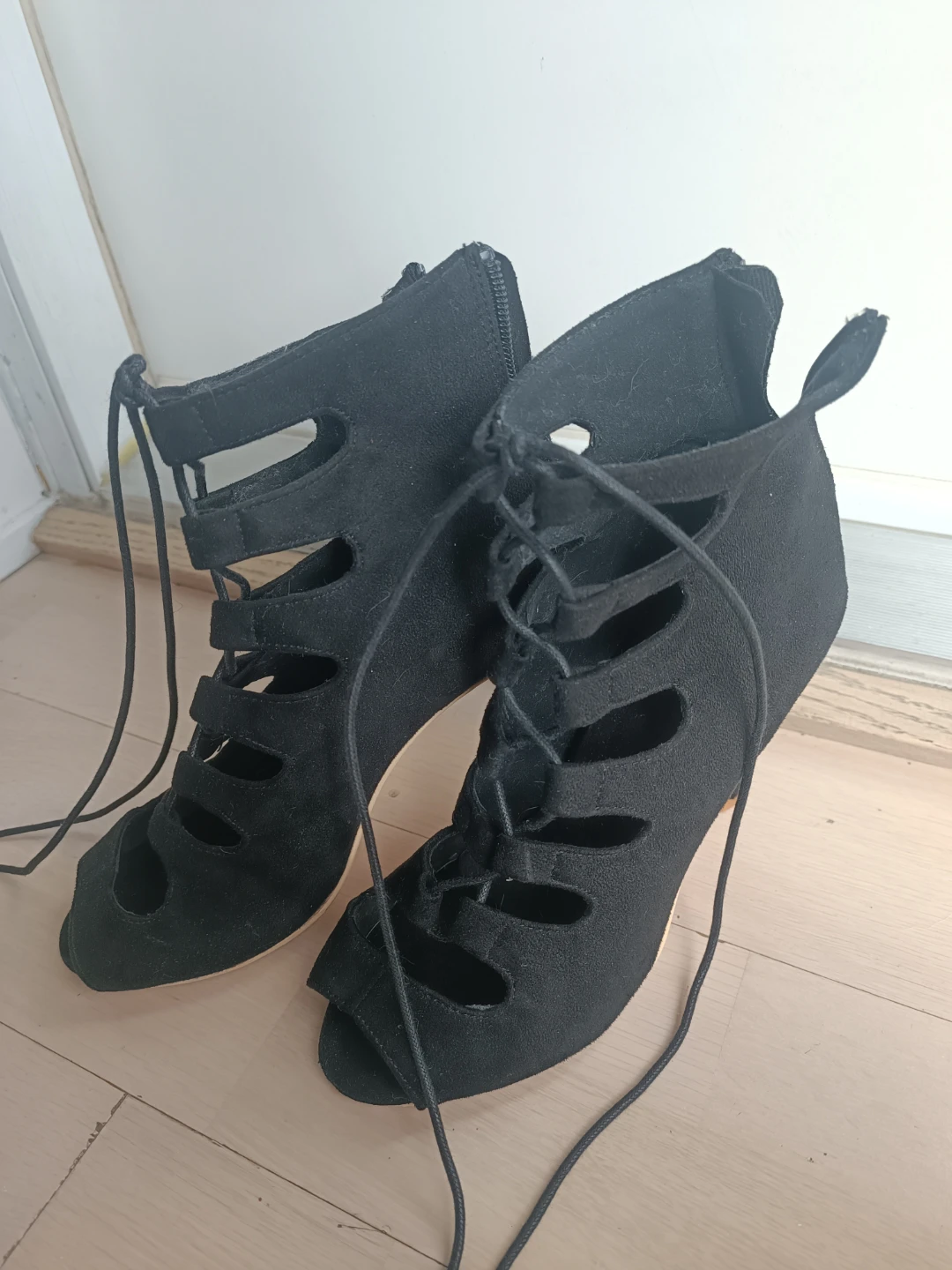 Black Lace-Up Peep-Toe Heels - photo 2