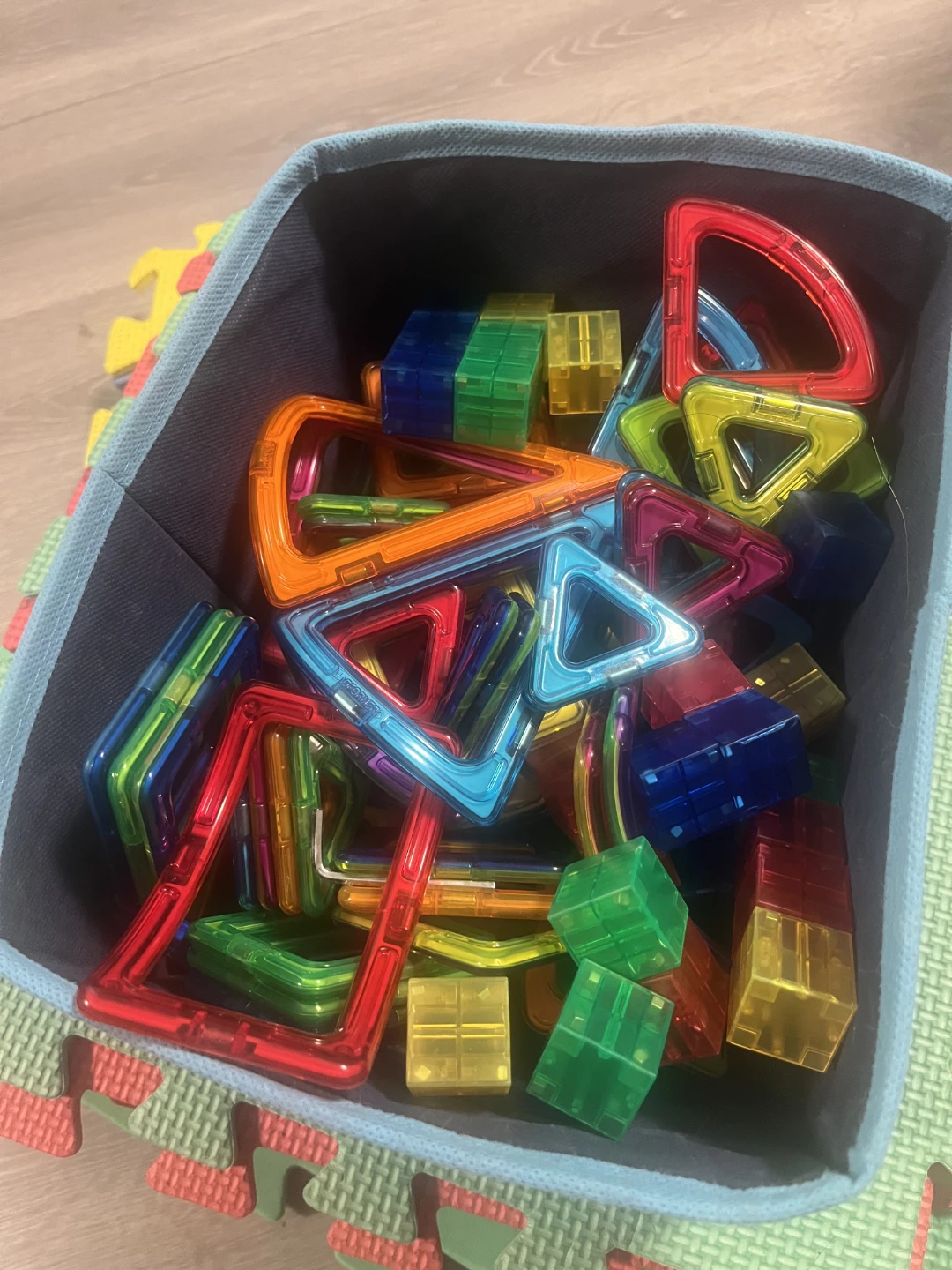 Magformers (Magnetic Building Tiles Set)