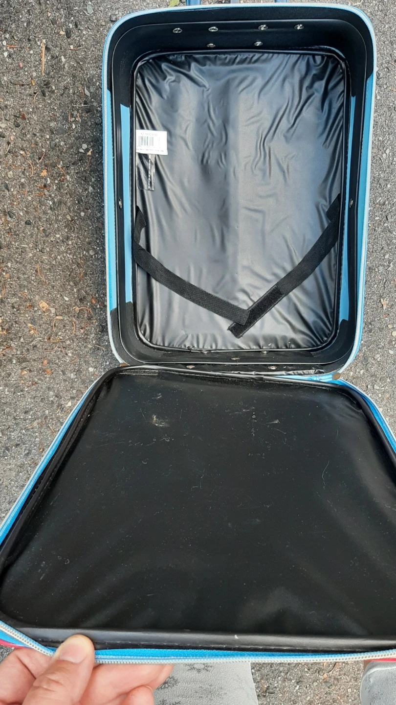 Spider-Man 2 Kids Rolling Suitcase - photo 4