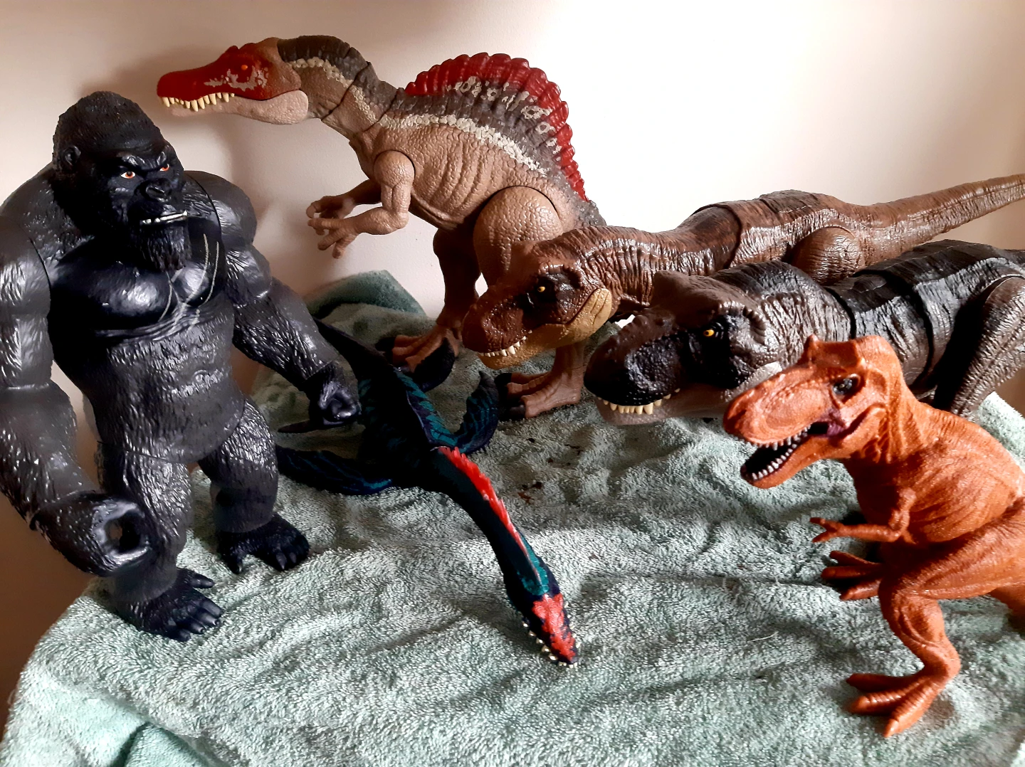 Jurassic World Dinosaurs and Kong