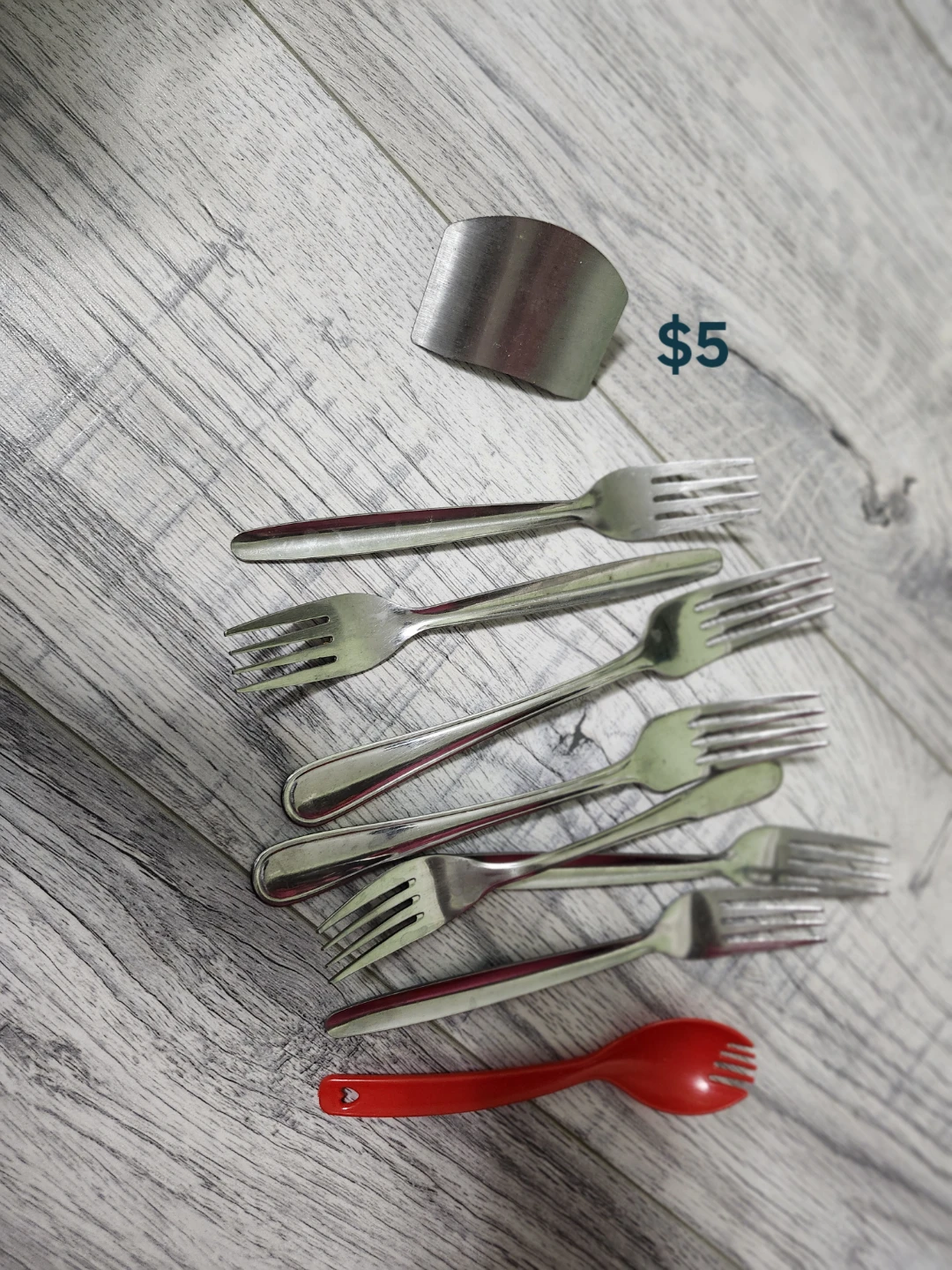 Kitchen Utensils - Grater, Knives, Mashers, Strainers & More