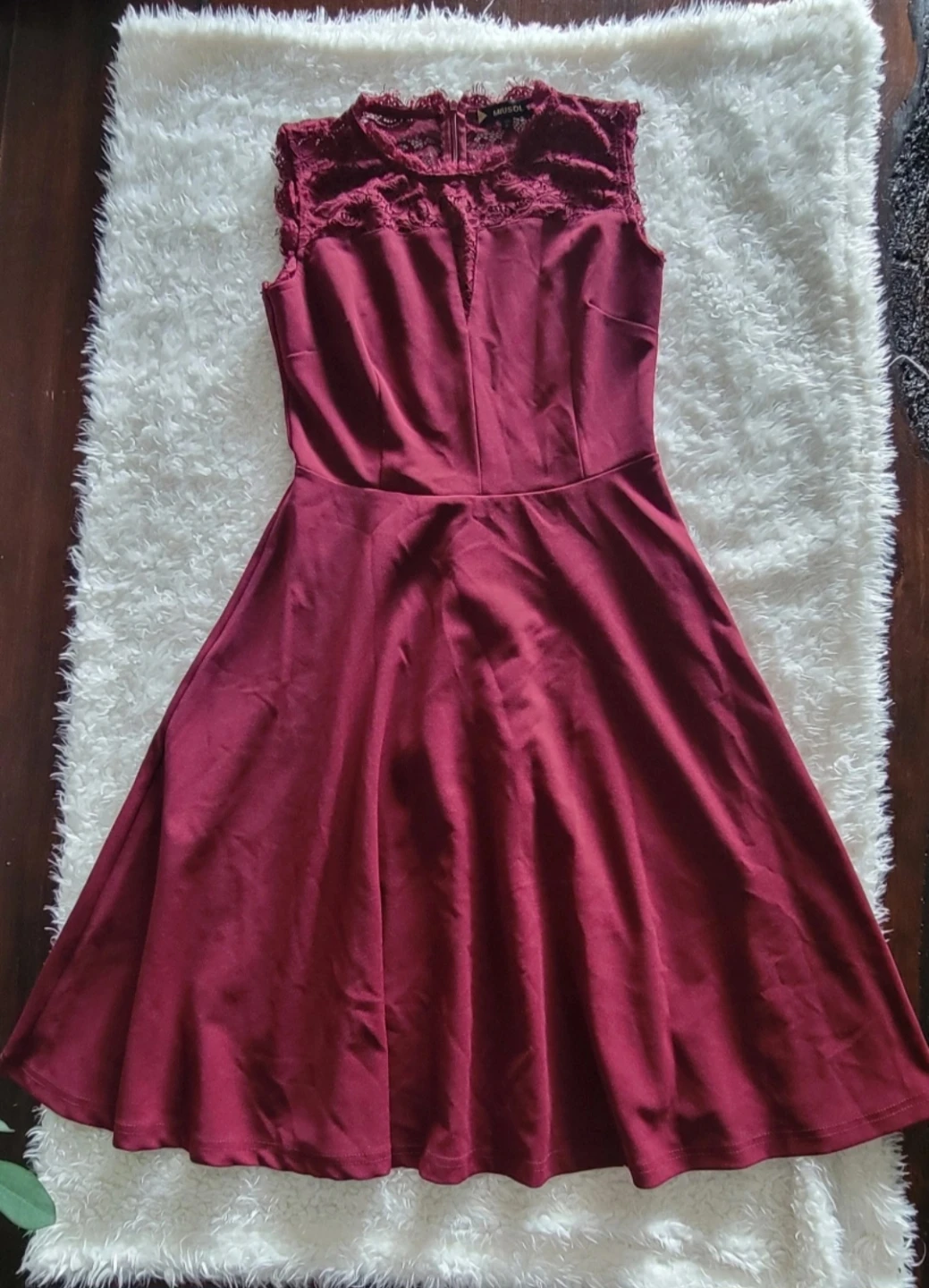 ⚽ EUC Lace Neckline Fit & Flare Dress - Burgundy - Size M - photo 2