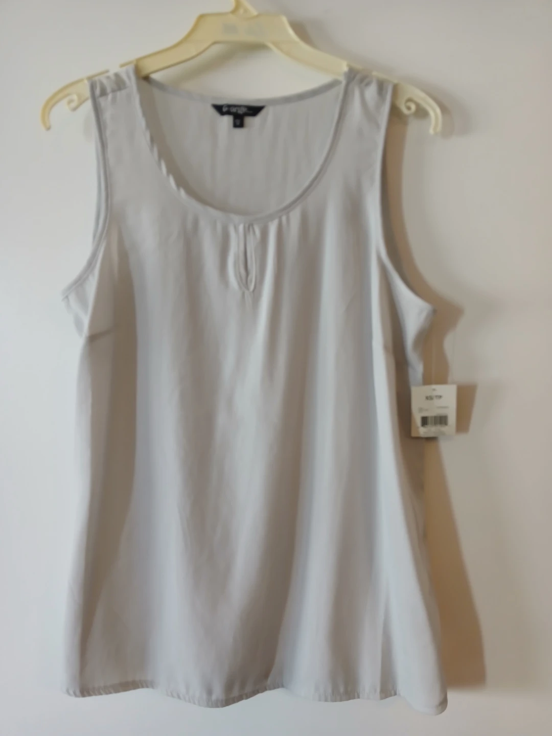 5 Ladies Tops new w/tags. $6 EA. See below for size & location. - photo 2