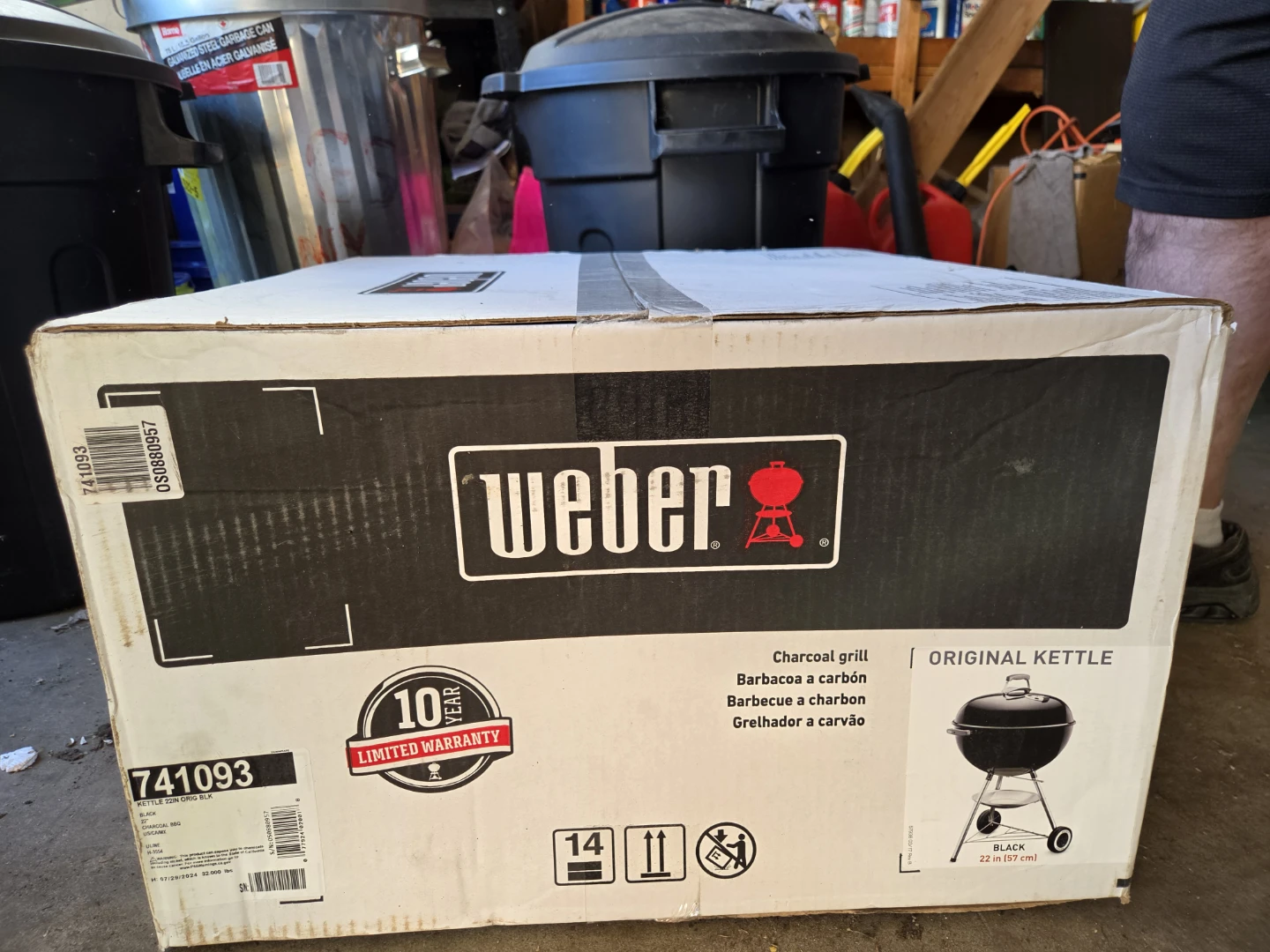 Weber Original Kettle 22-inch Charcoal Grill - Black