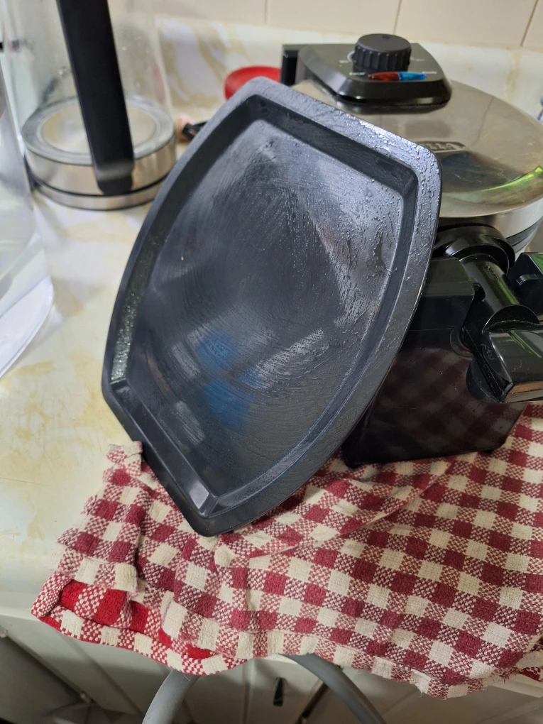 Bella rotating Belgium Waffle Maker - photo 5