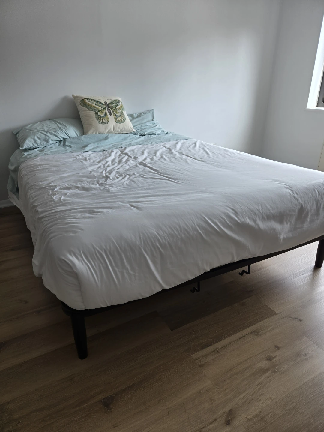 Queen Size Bed Frame with Mattress