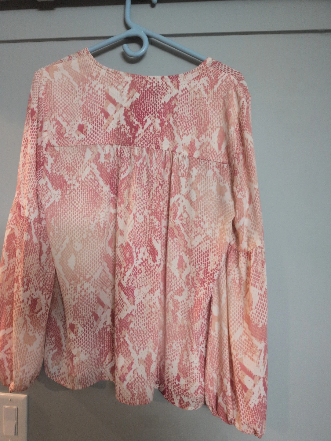 Cabi Pink Snake Print Blouse - photo 4