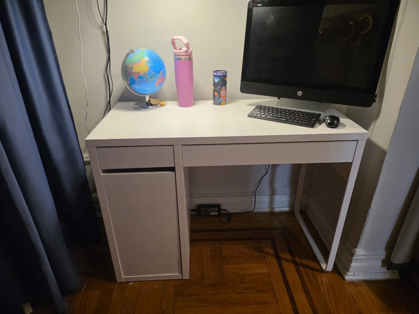 White Desk with Storage ⚽