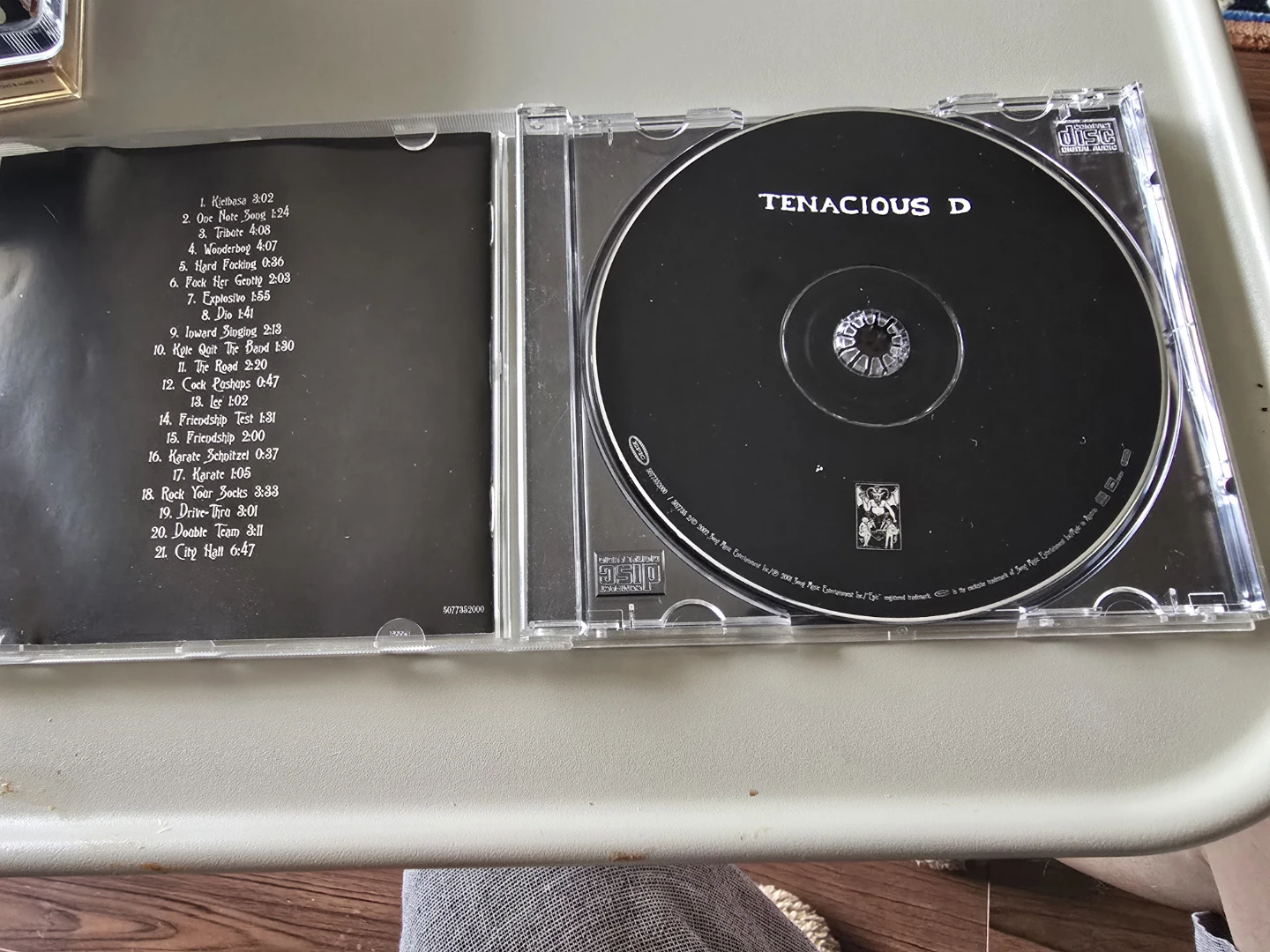 Tenacious D - Tenacious D - CD Album - photo 3