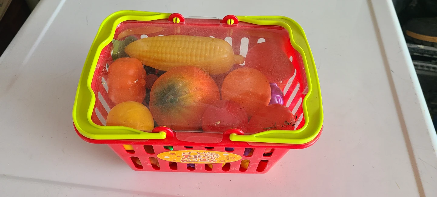 Toy food basket