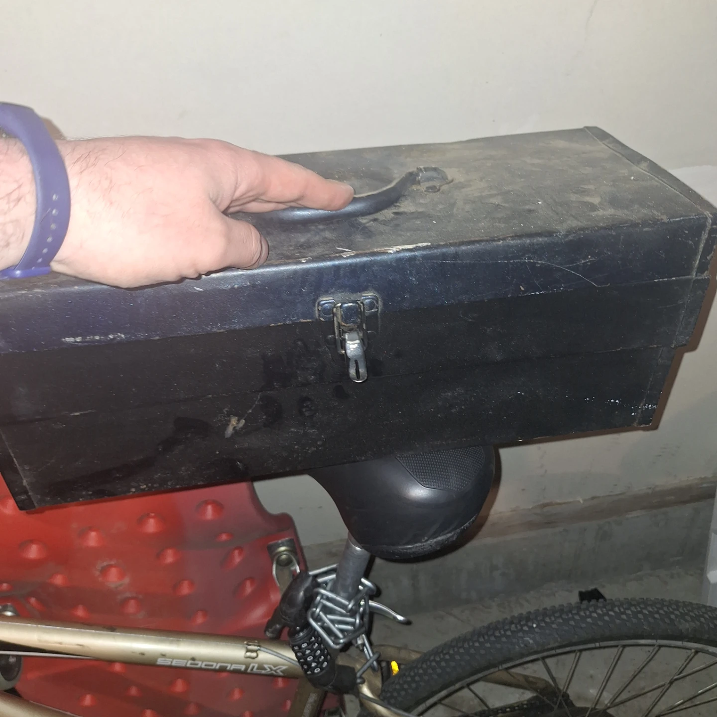 Vintage Metal Toolbox - photo 5