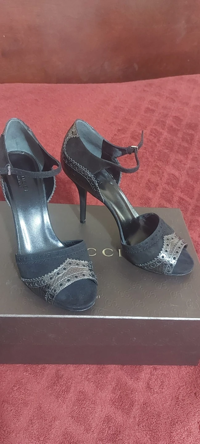 Gucci Black Suede & Sequined Heels Size 38 ⚽️
