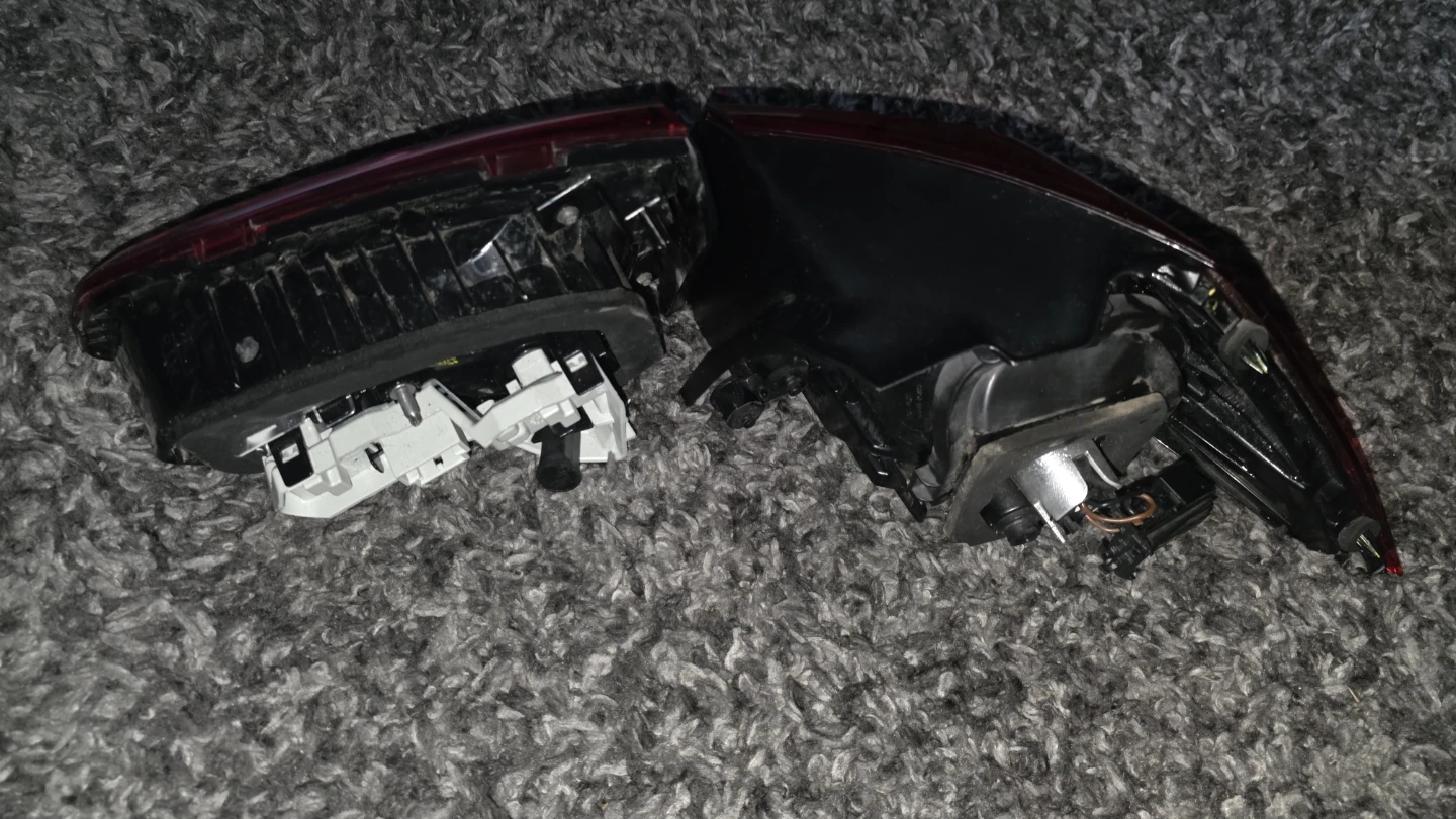 2017 VW Golf GTI MK7.5 OEM LED Tail Light Pair (Left & Right) - photo 2