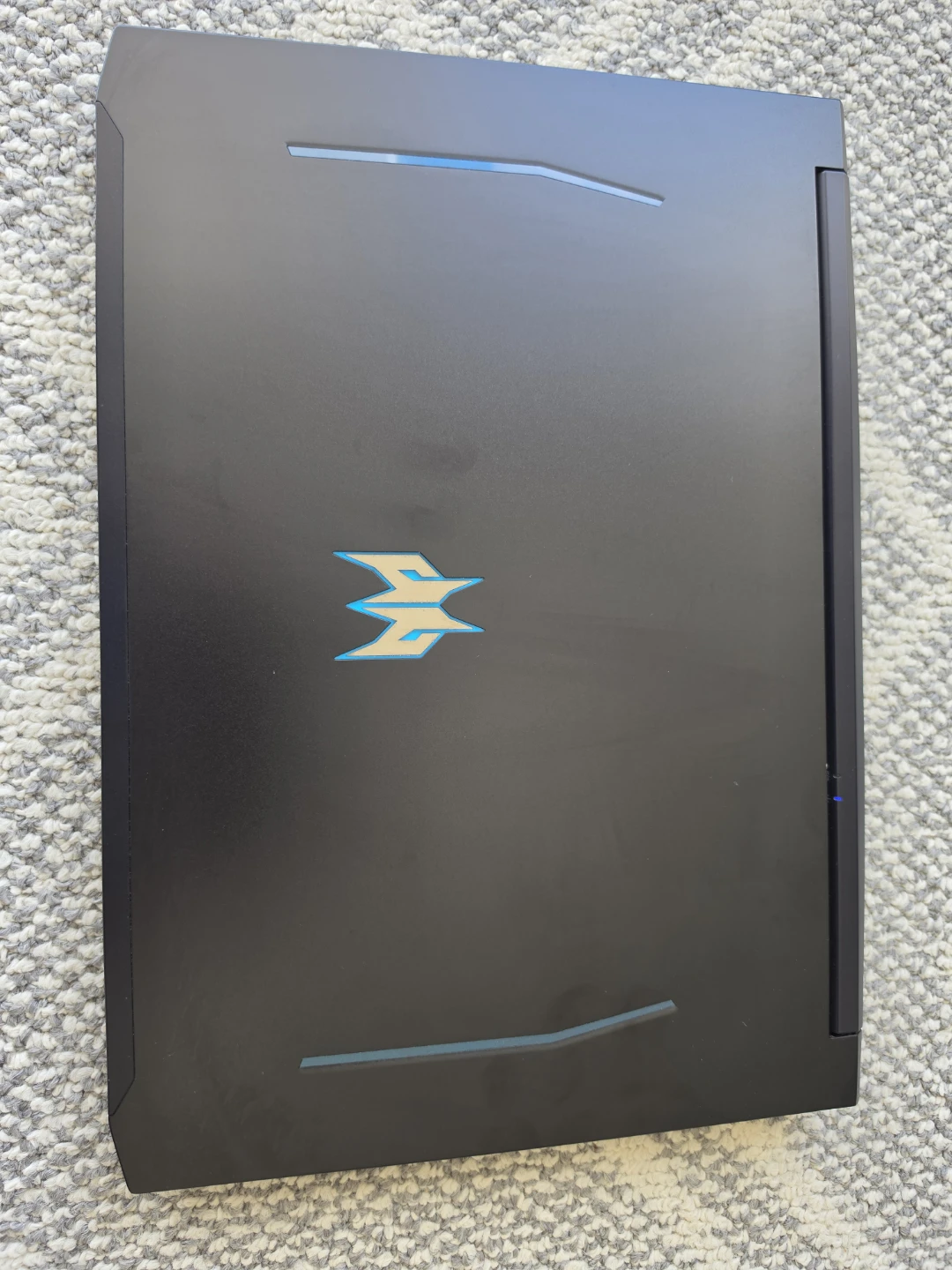 Acer Helios 300 Gaming Laptop - photo 3