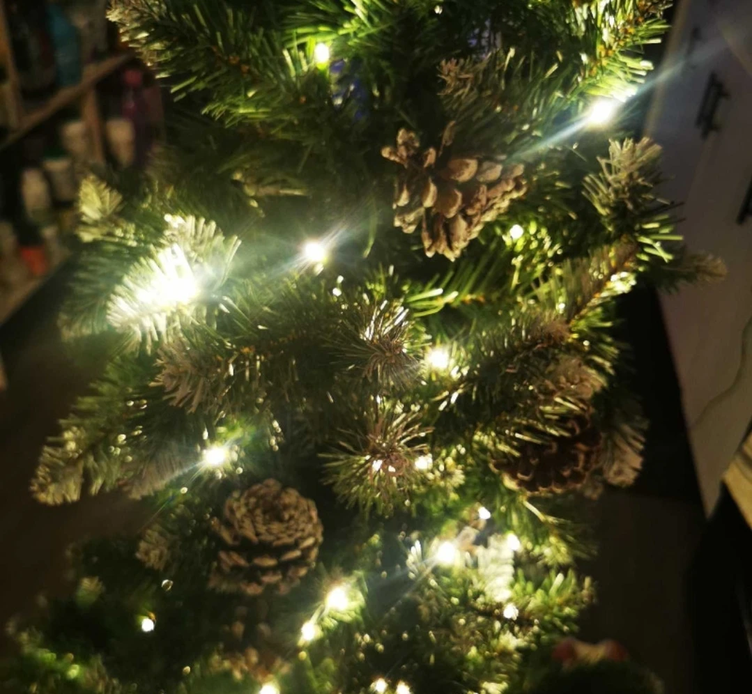 Flocked Artificial Christmas Tree with Pinecones - photo 2