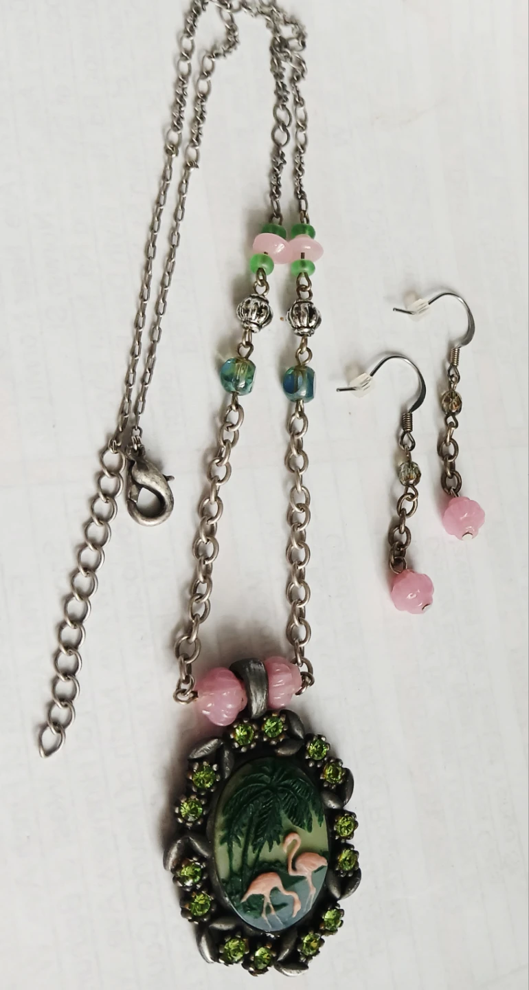 Flamingo Cameo Pendant Necklace and Earrings Set - photo 4