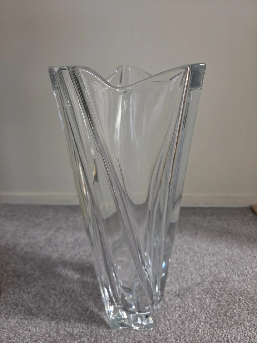 ⚽️Clear Glass Swirl Vase
