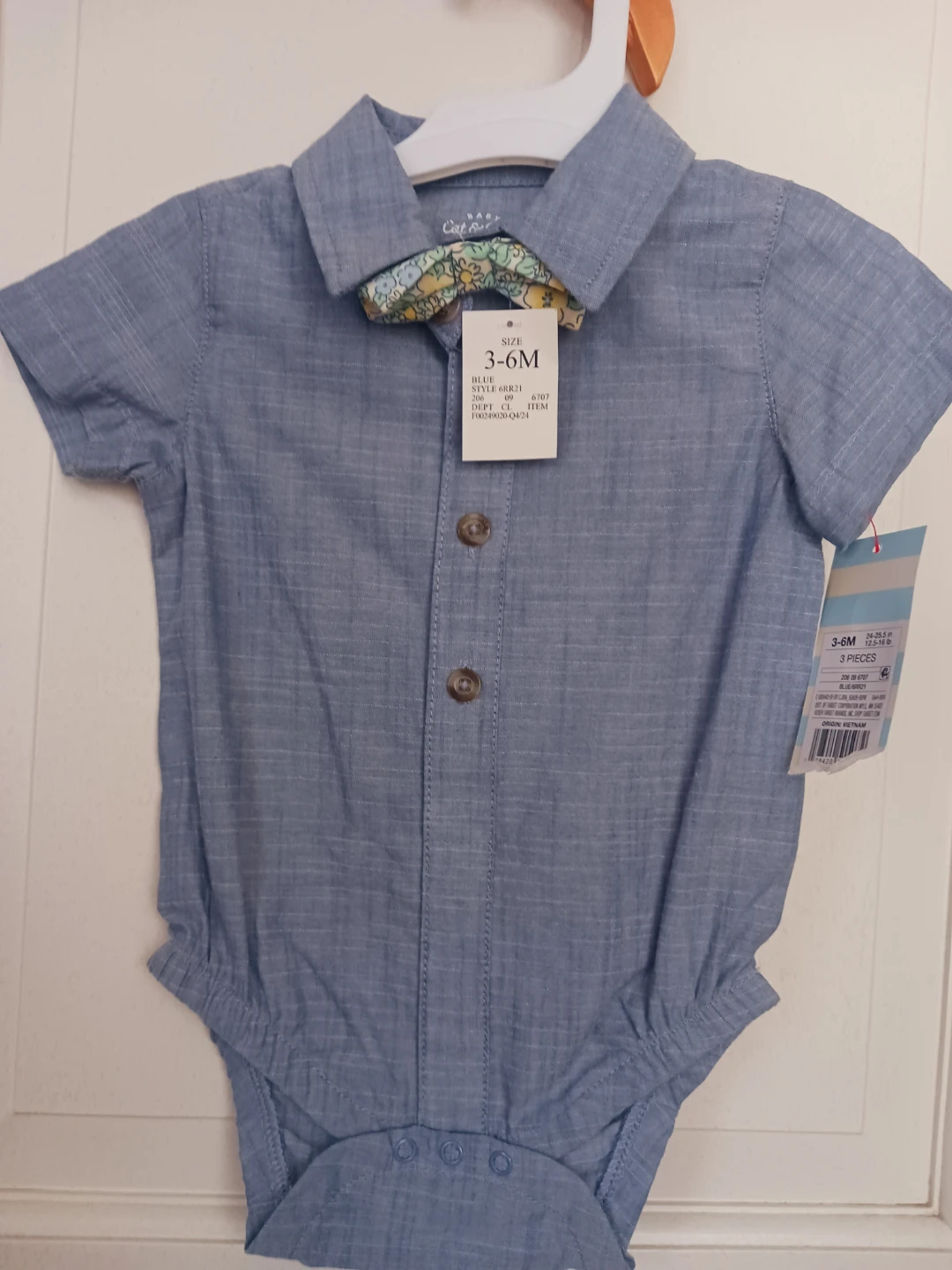New !! Cat & Jack Baby Boy Blue Bodysuit with Bowtie Size 3-6M - photo 2