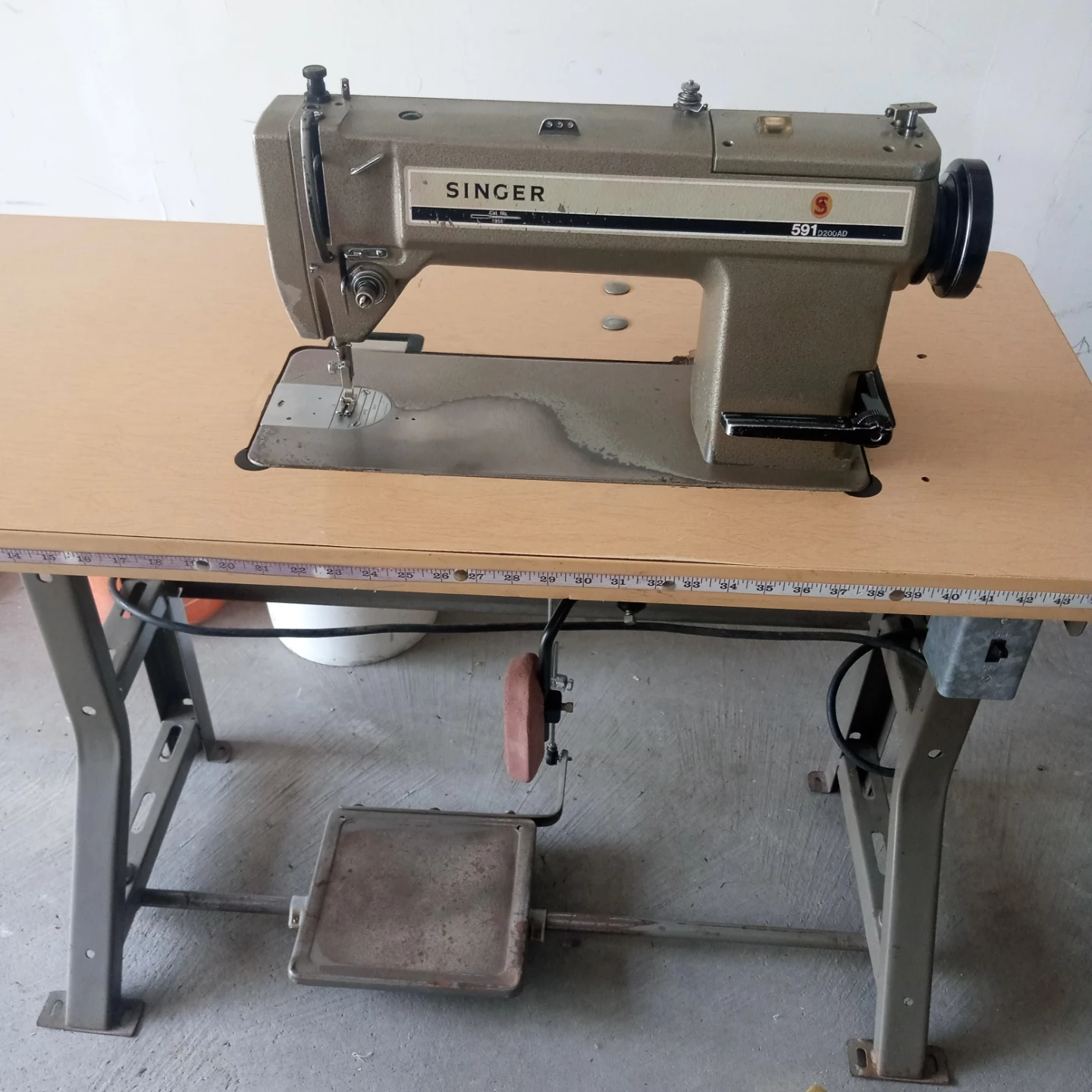 Singer industrial sewing machine - photo 3
